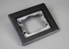 [W02817BK] MARCO CAJA PISO 880 OMNIBOX 1GANG INSERTO CM NEGRO WIREMOLD 817TCAL-BK
